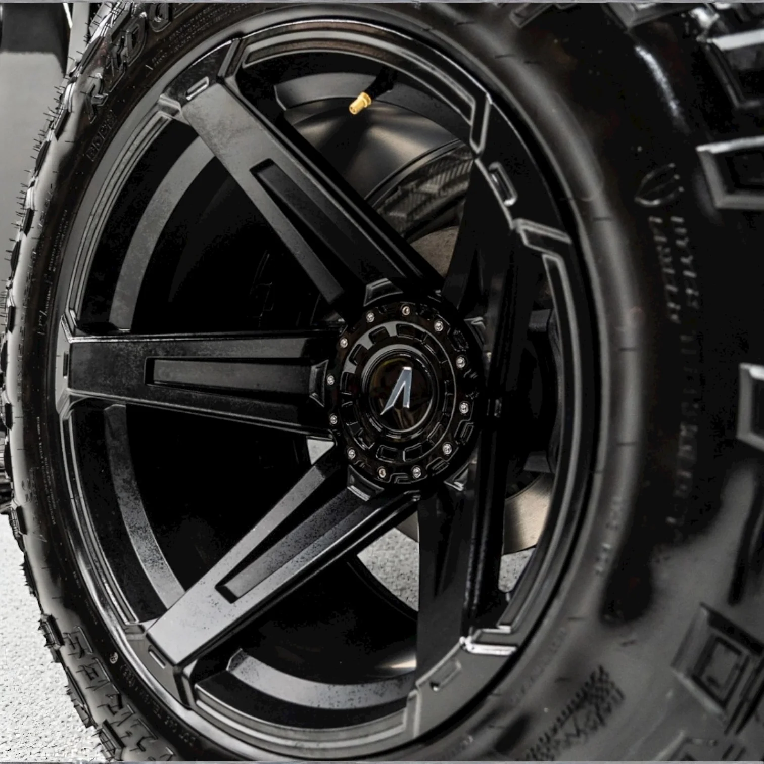 Apocalypse 5 Spoke Wheel for Jeep Wrangler and Gladiator 5 Lug (Bronze) - Image 21